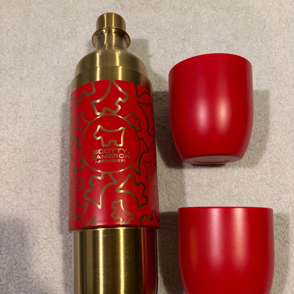 NEW Scotty Cameron 2026 Club Cameron High Camp 750ml Parkside Flask – Red/Gold L
